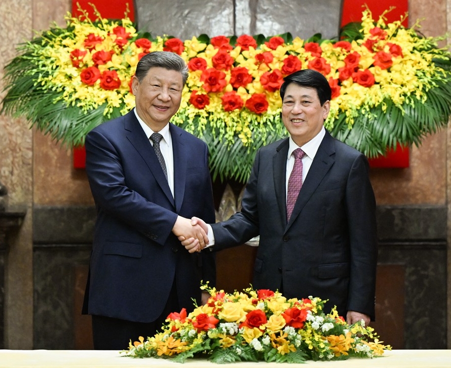 习近平会见越南国家主席梁强