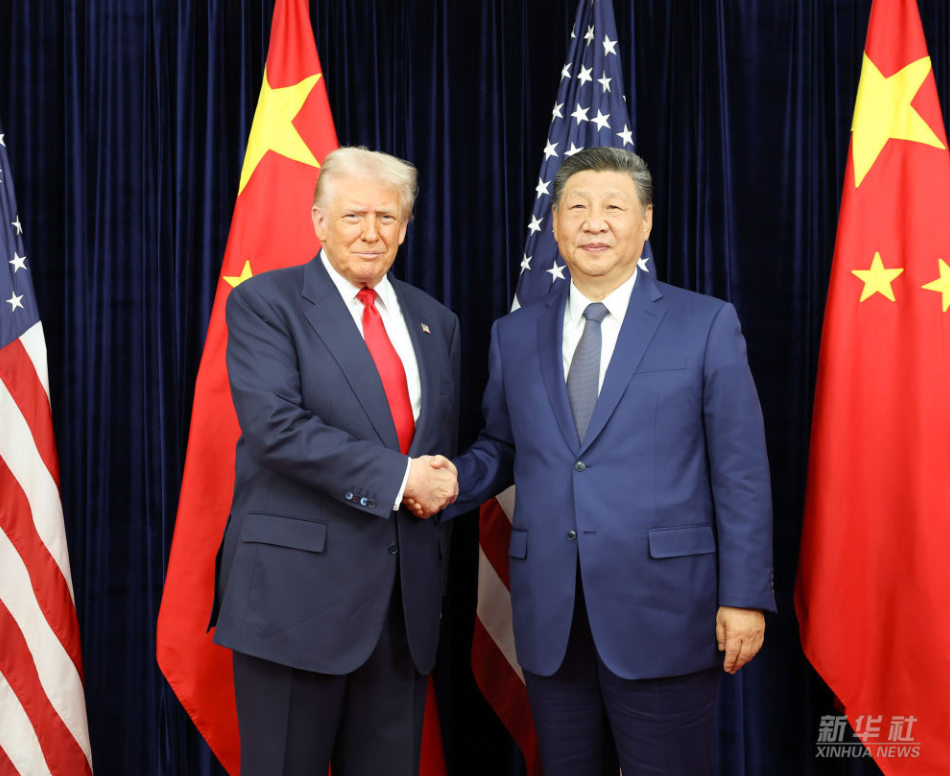 习近平同美国总统特朗普在釜山会晤