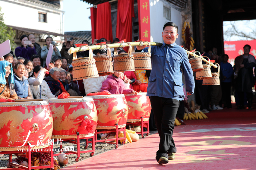 安徽歙县：“村T”迎新年