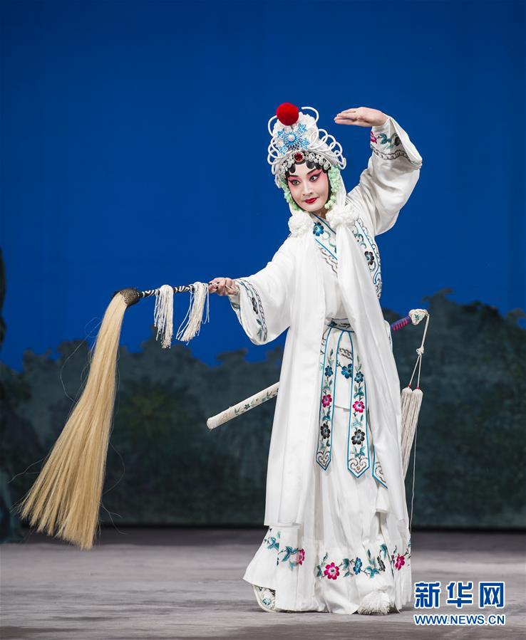 中国国家京剧院携《白蛇传》走进符拉迪沃斯托克 
