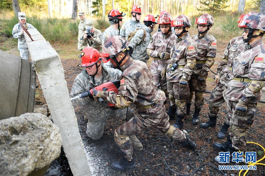 中美两军举行人道主义救援减灾联合实兵演练