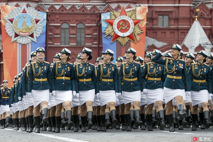 俄罗斯举行胜利日阅兵彩排 女兵英姿飒爽满屏大长腿