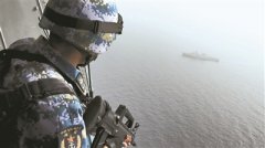 中国海军第31批护航编队成功慑止6艘疑似海盗小艇接近被护商船