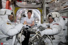 无合身太空服 NASA取消“全女性太空行走”计划