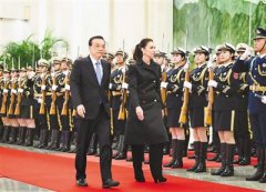 李克强:加快推进中新双边自贸协定升级谈判